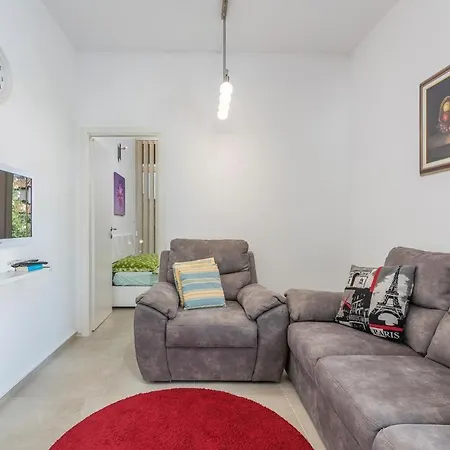 Apartman Vedran With Pool Porec