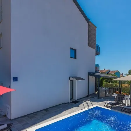 Vedran With Pool Poreč