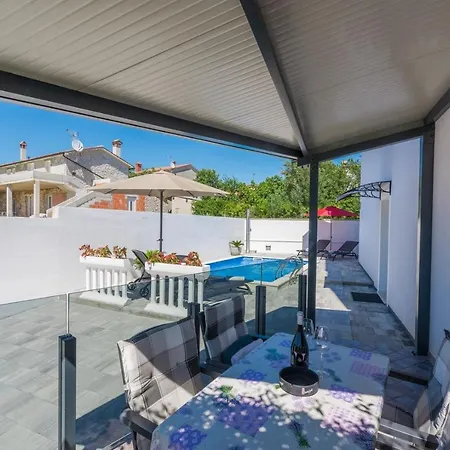 Apartmán Vedran With Pool Poreč