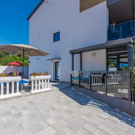 Vedran With Pool Poreč