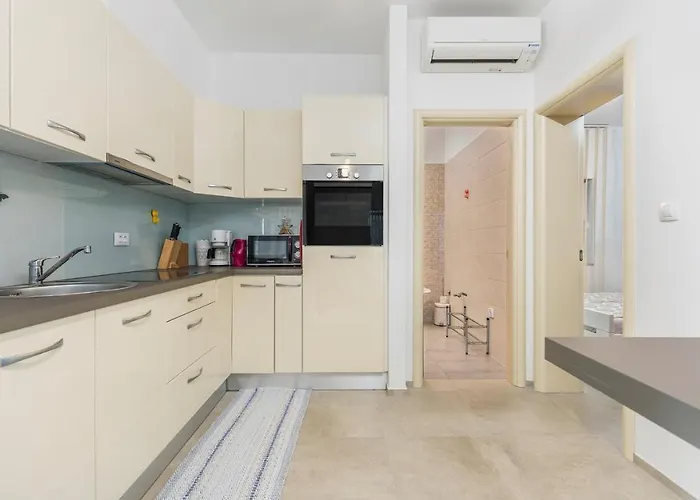 Vedran With Pool * Пореч