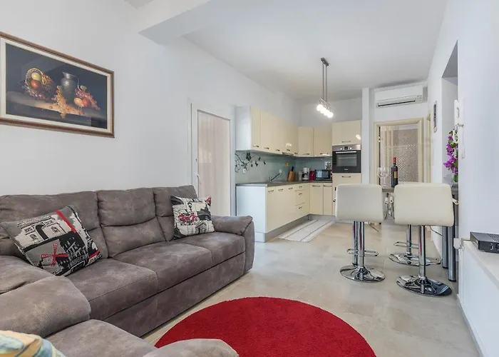 Vedran With Pool Poreč