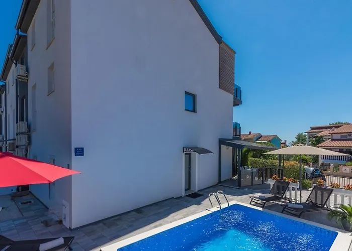 Vedran With Pool Poreč