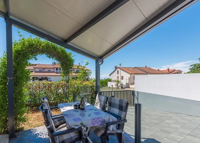 Apartament Vedran With Pool