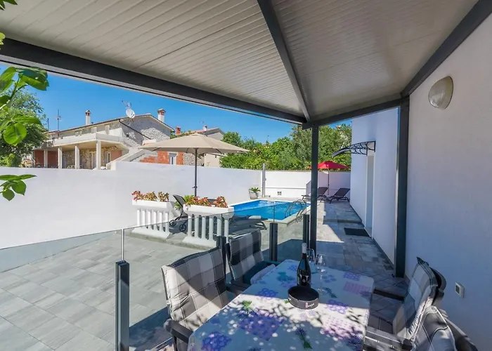 Apartament Vedran With Pool Poreč