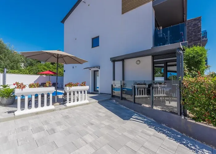 Vedran With Pool Poreč