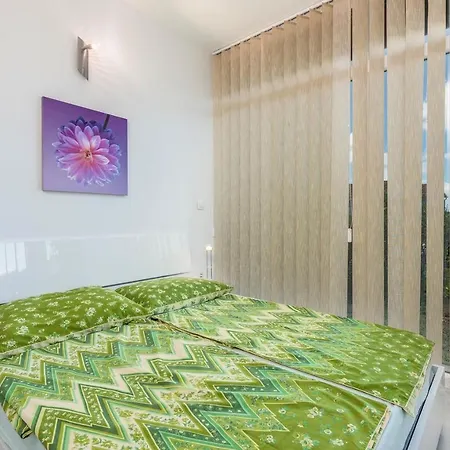 Apartman Vedran With Pool *